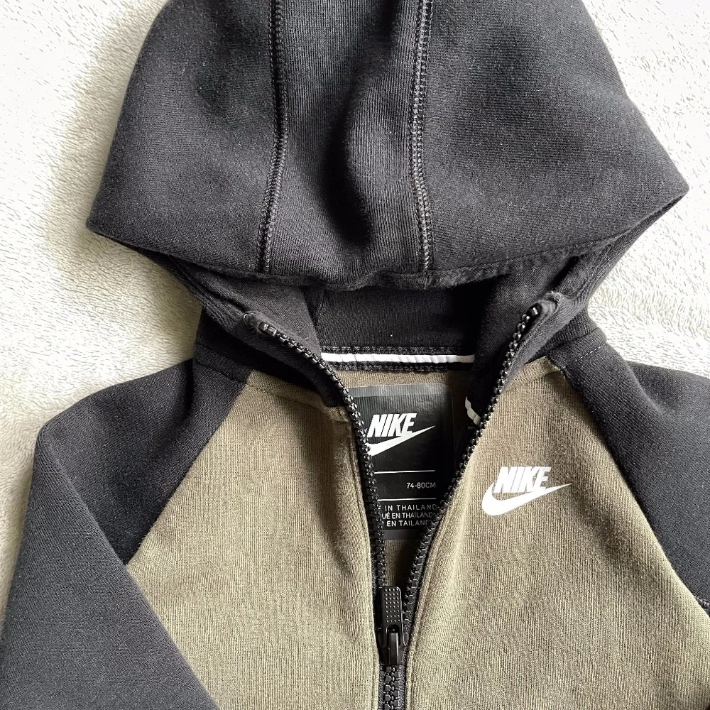 Nike Zip Up Kids Size 12 Months